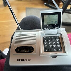 Ultronic Silver Desktop Radio and Calendar